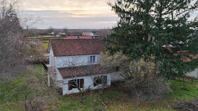 Maison - 200 m² - 7 pièces