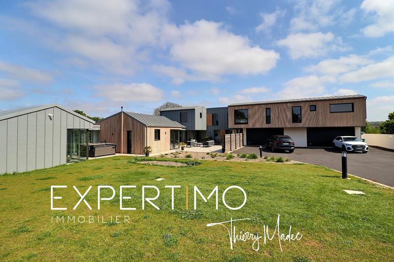 Maison - 295 m² - 7 pièces