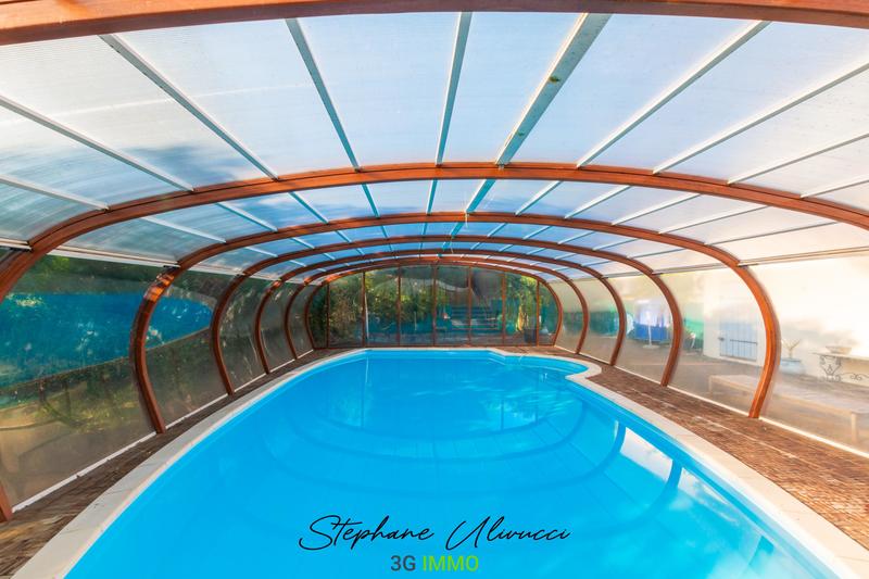 Maison d'architecte - 263 m² - 9 pièces