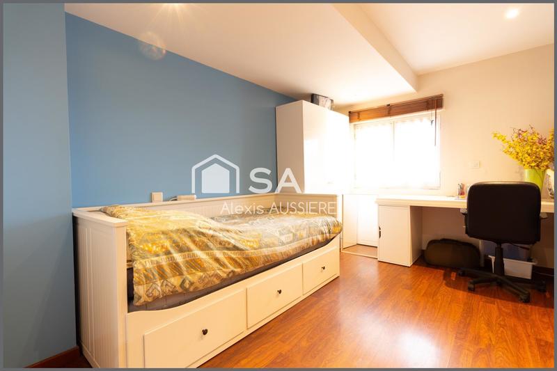 Maison - 222 m² - 12 pièces