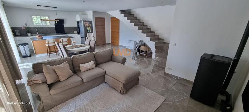 Maison - 122 m² - 5 pièces