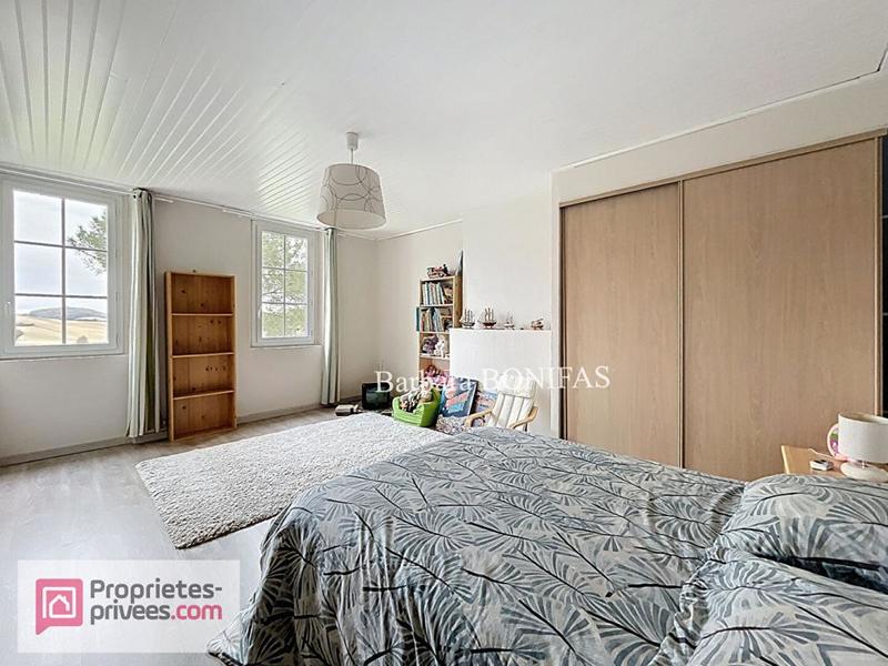 Maison - 227 m² - 8 pièces