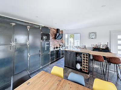 Maison - 122 m² - 5 pièces