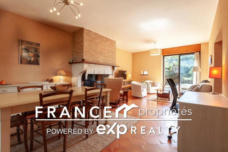 Maison - 223 m² - 7 pièces