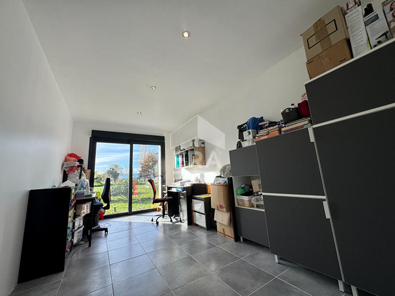 Maison - 720 m² - 8 pièces