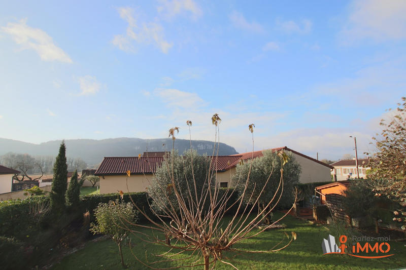 Maison - 90 m² - 8 pièces