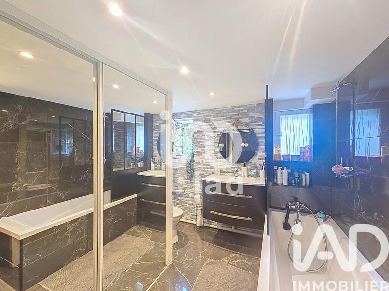 Maison - 130 m² - 7 pièces