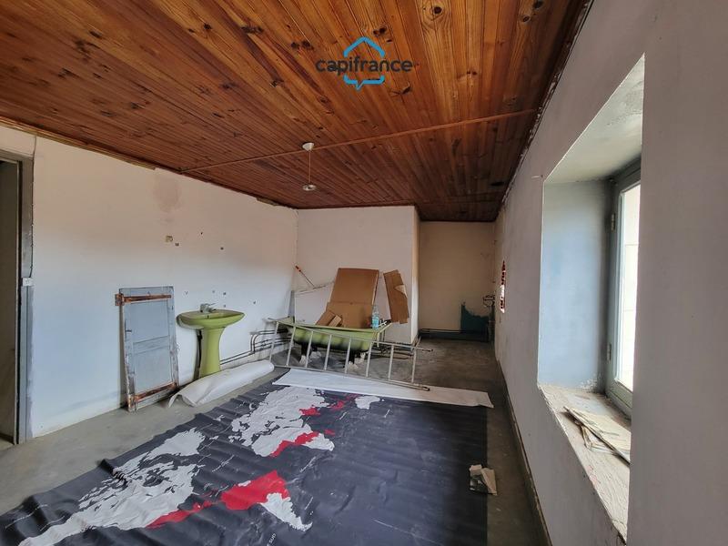 Maison traditionnelle - 252 m² - 10 pièces