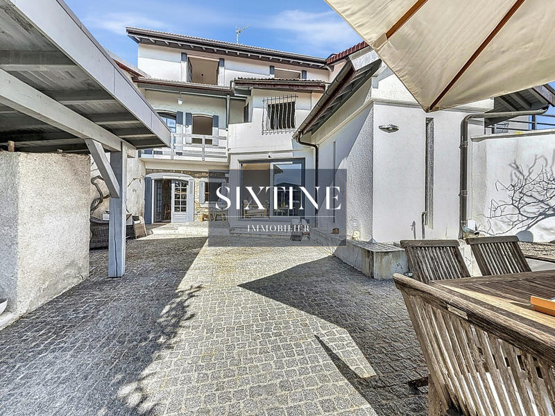 Maison ancienne - 297 m² - 12 pièces