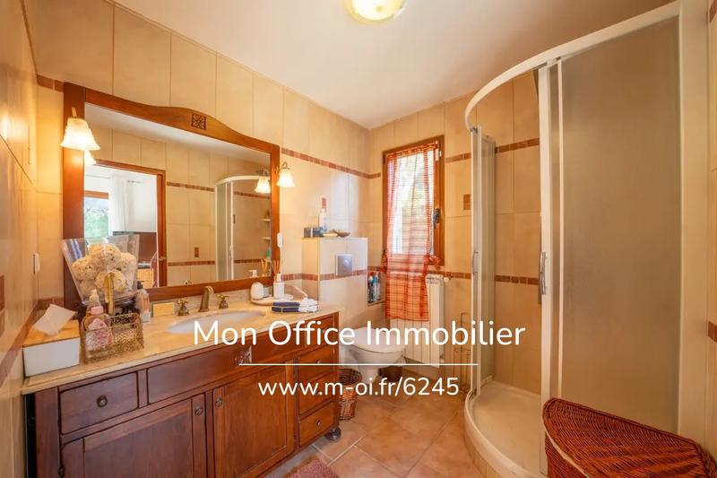 Maison - 233 m² - 7 pièces