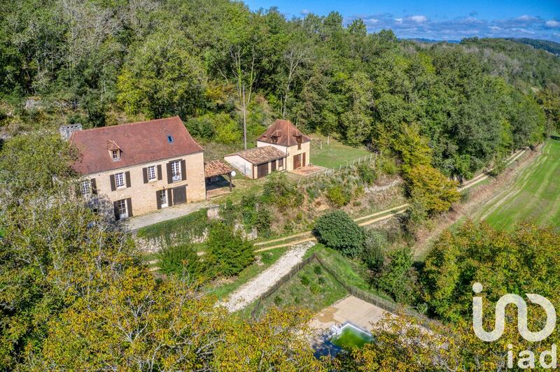 Maison - 180 m² - 7 pièces