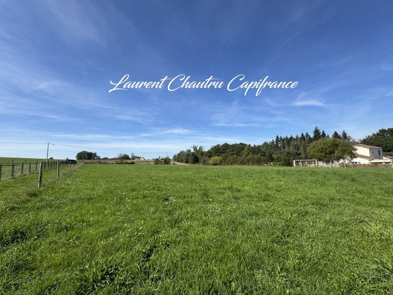 Terrain constructible - 2 744 m²