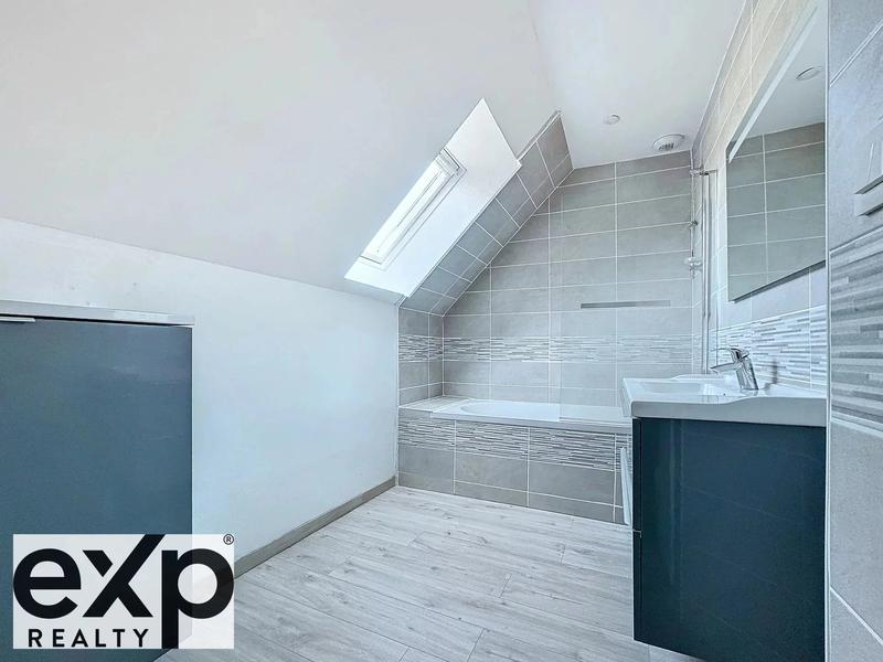 Maison - 218 m² - 6 pièces