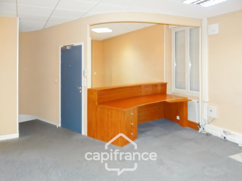 Bureau - 95 m² - 4 pièces