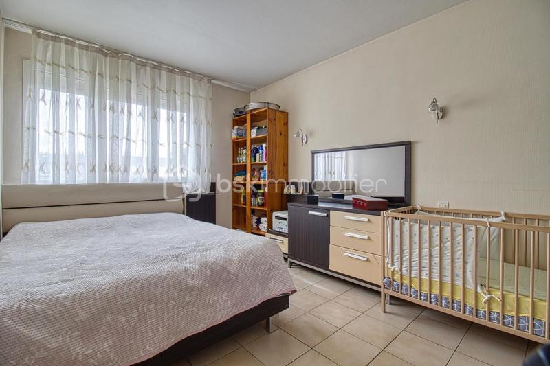 Maison - 172 m² - 10 pièces