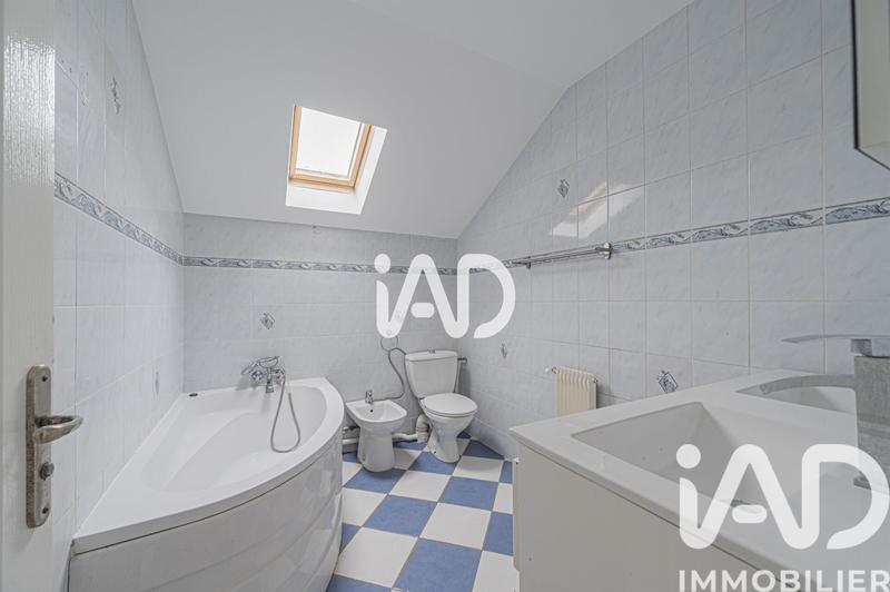 Maison - 99 m² - 5 pièces