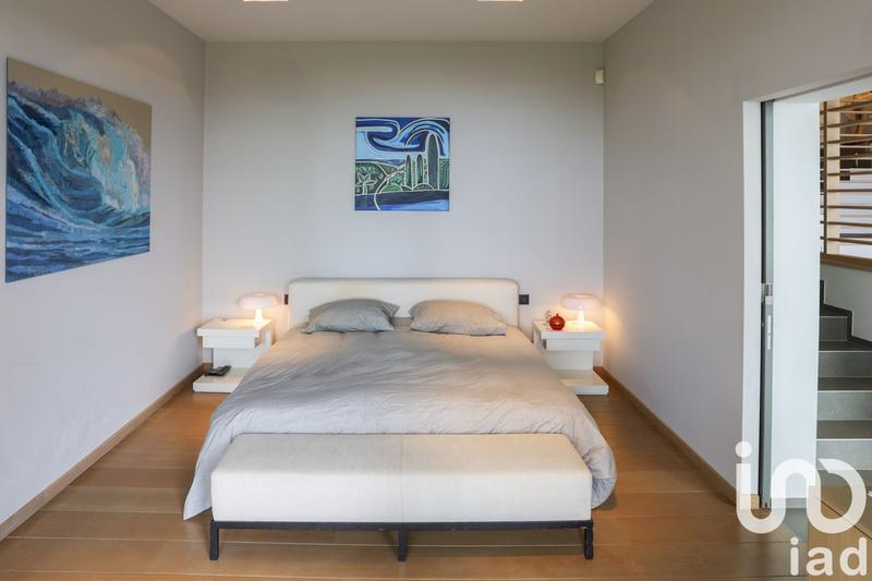 Maison - 350 m² - 9 pièces