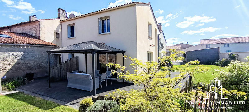 Maison - 202 m² - 8 pièces