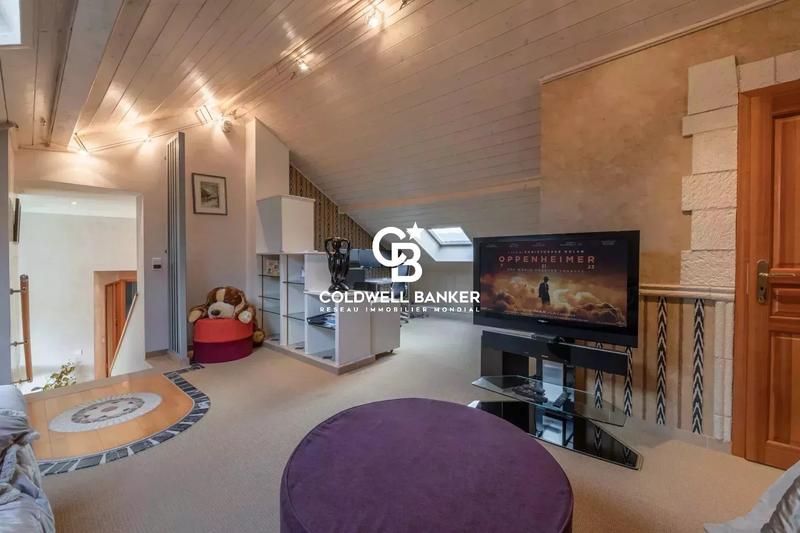 Maison - 285 m² - 6 pièces