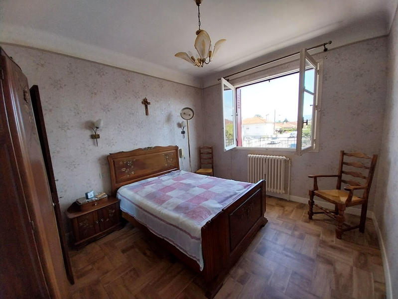 Maison - 180 m² - 8 pièces