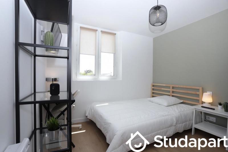 Chambre - 11 m² - 1 pièce