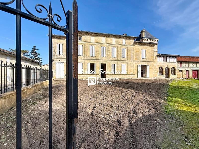 Demeure - 600 m² - 15 pièces