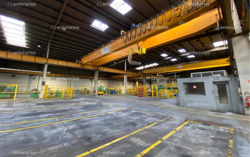 Entrepôt - 7 040 m²