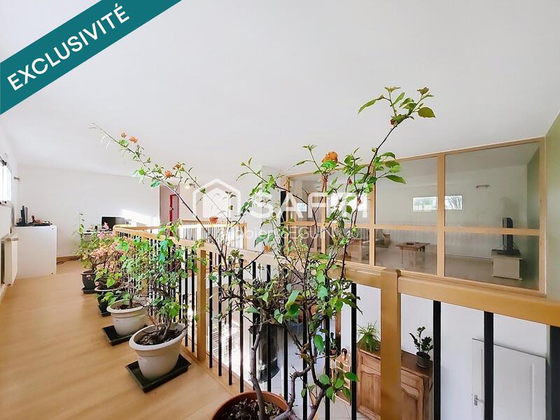 Maison - 249 m² - 9 pièces