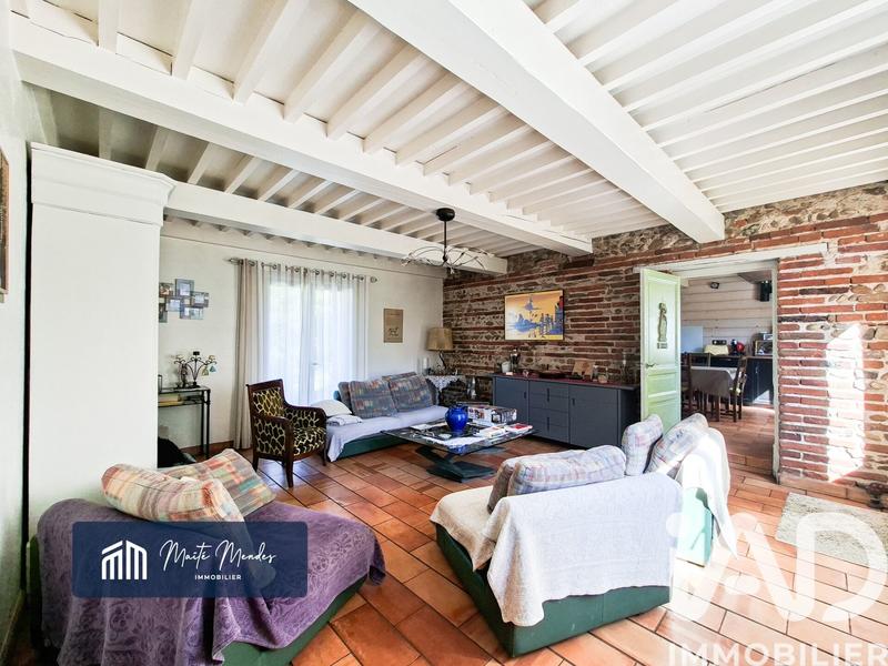 Maison - 231 m² - 9 pièces