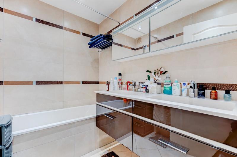 Appartement - 85 m² - 4 pièces