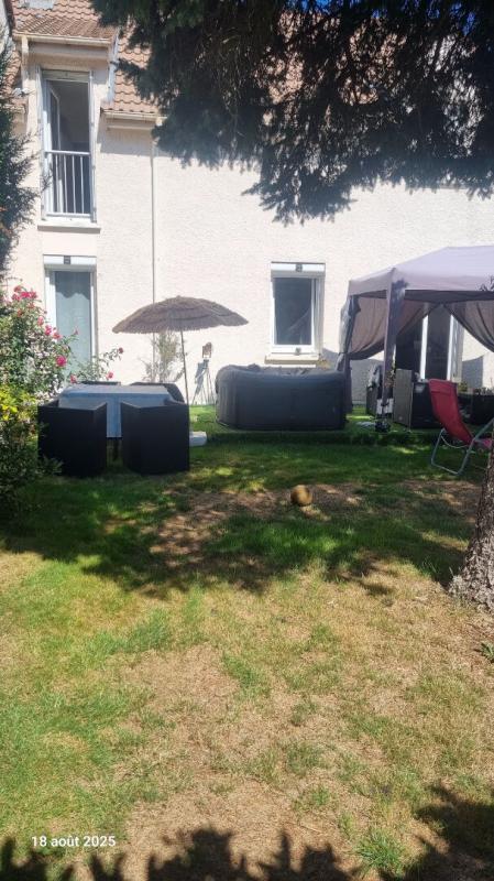 Maison - 95 m² - 5 pièces