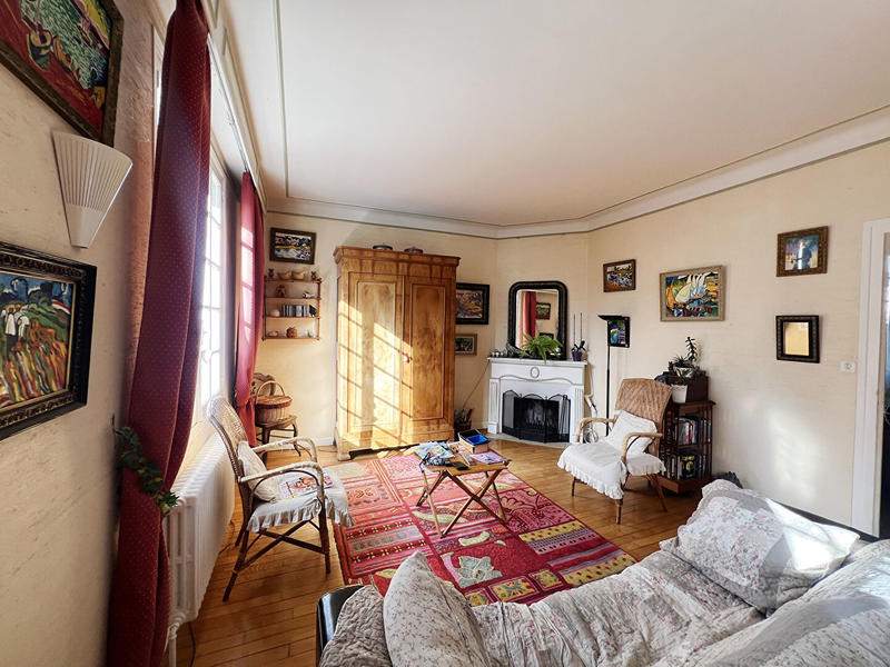 Maison - 208 m² - 7 pièces