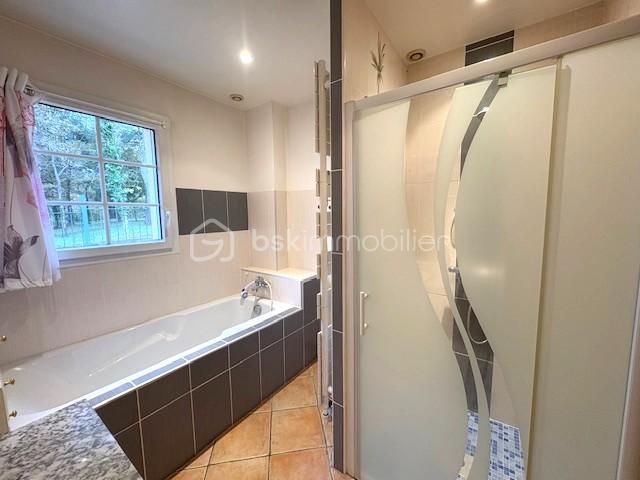 Maison - 175 m² - 7 pièces