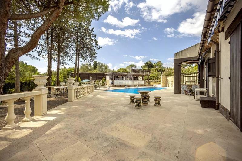 Villa - 370 m² - 8 pièces