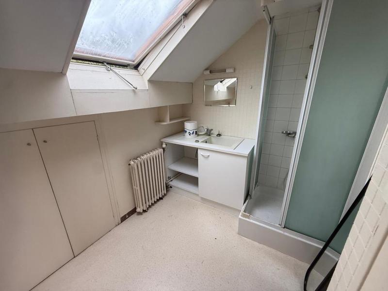 Maison - 300 m² - 12 pièces