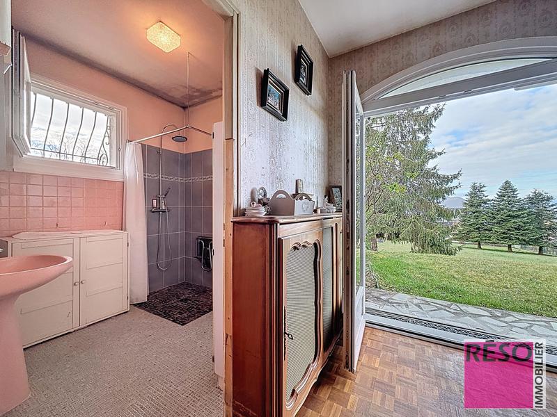 Maison - 230 m² - 7 pièces