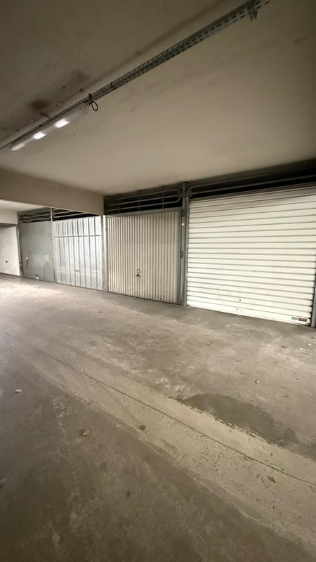 Parking / Garage - 12 m²