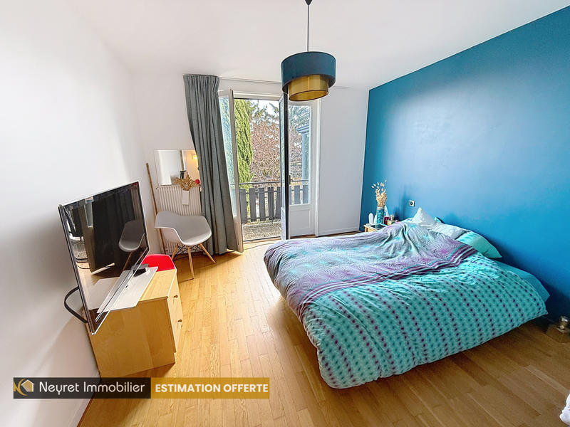 Maison - 214 m² - 6 pièces