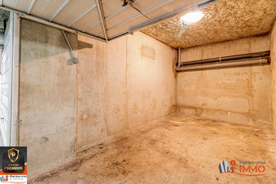 Parking / Garage - 14 m²