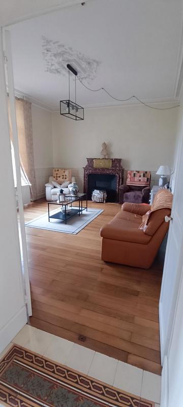 Maison - 215 m² - 7 pièces