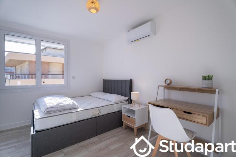 Chambre - 9 m² - 1 pièce