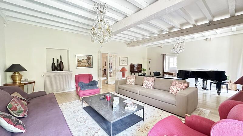 Maison - 450 m² - 12 pièces