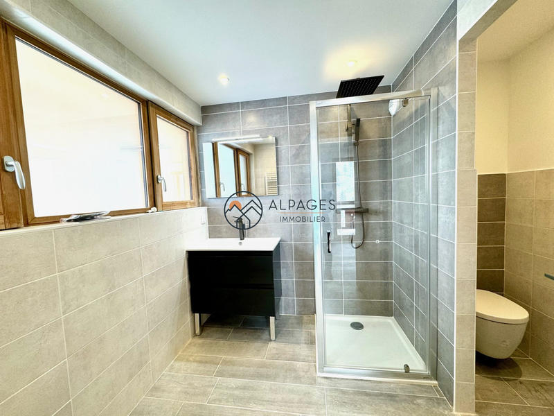 Châlet - 257 m² - 10 pièces