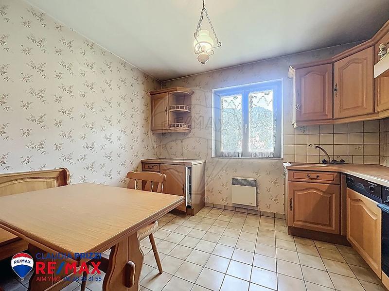 Maison - 255 m² - 9 pièces