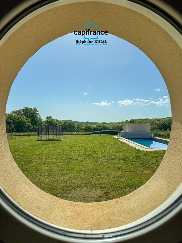 Maison - 140 m² - 5 pièces