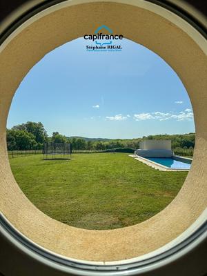 Maison - 140 m² - 5 pièces