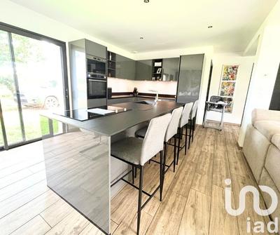 Maison - 151 m² - 6 pièces