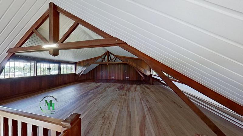 Villa - 274 m² - 6 pièces