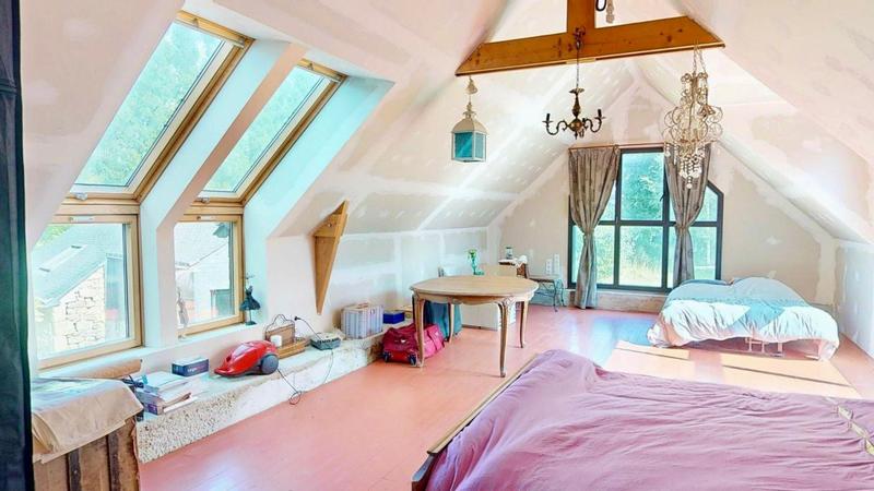 Maison - 247 m² - 7 pièces