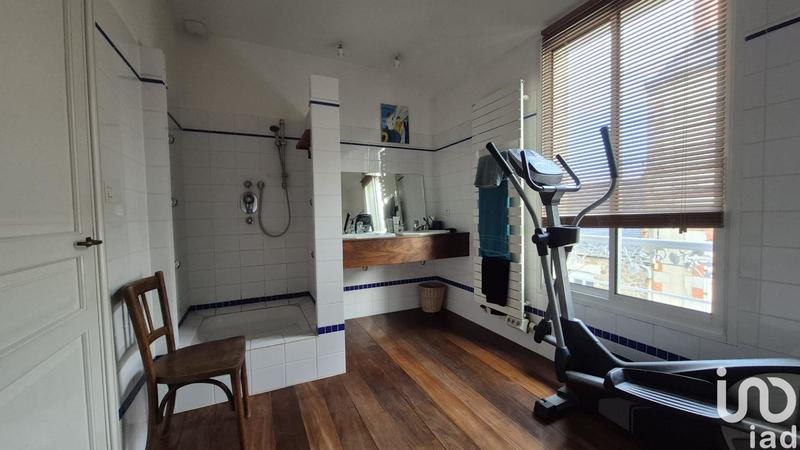 Maison - 200 m² - 6 pièces